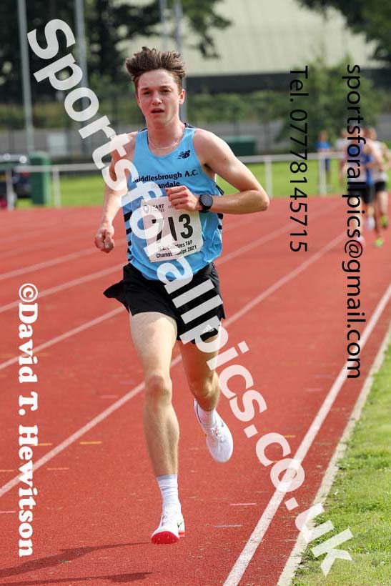 Mens and Boys 5000 metres, 2021 North Eastern Track and Field Champs., Middesbrough. Photo: David T. Hewitson/Sports for All Pics